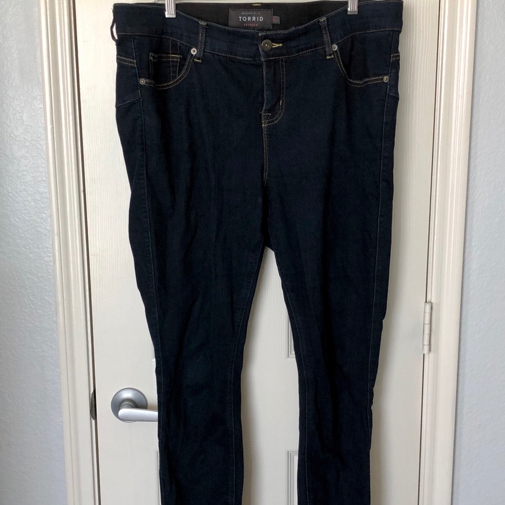 💖 Torrid Bombshell Skinny Jeans Size 16 💖